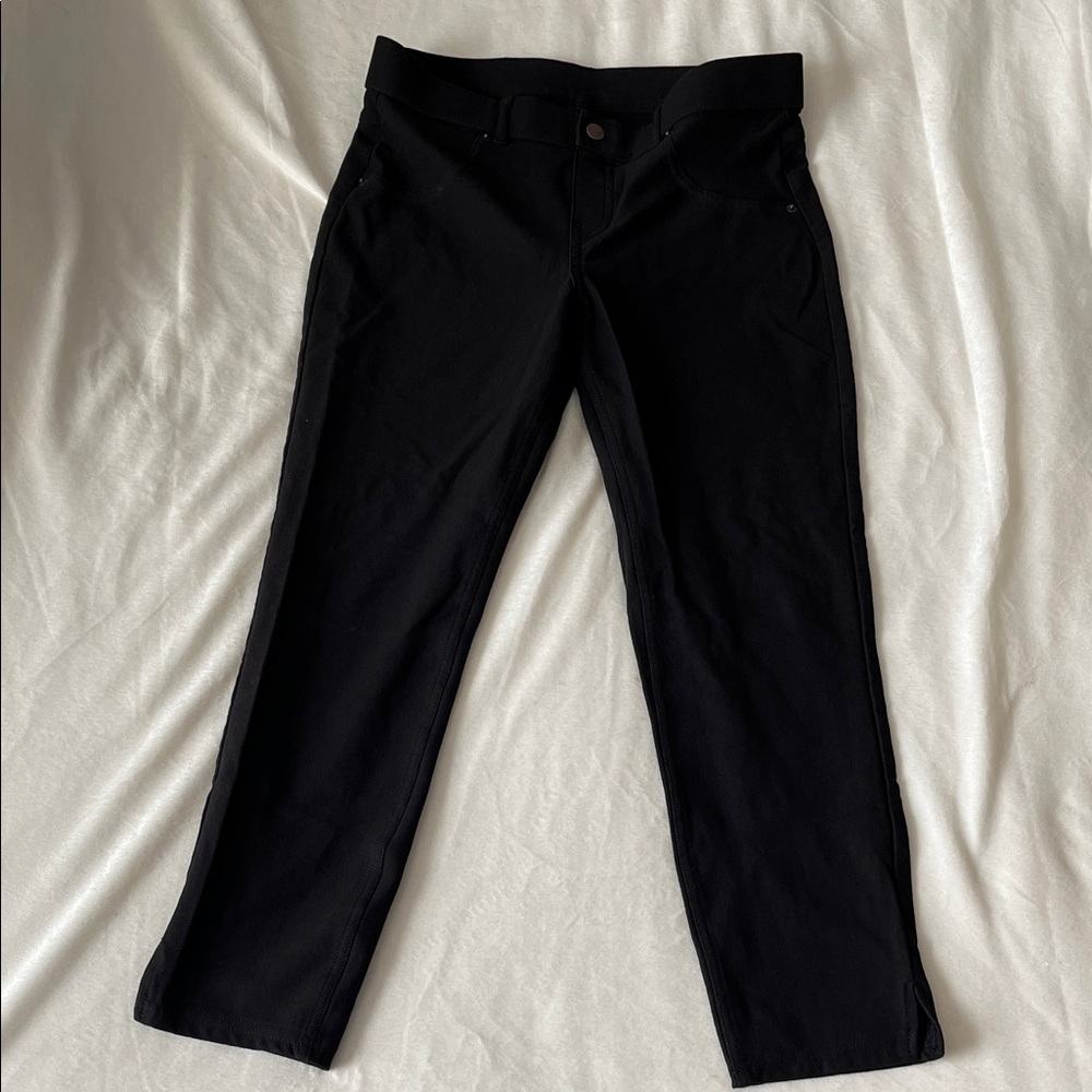 Hue Cropped Black Stretch Pants